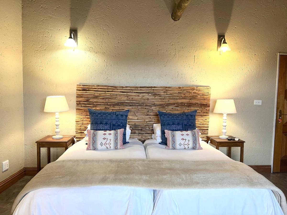 Safari Club Guest Lodge Or Tambo International Airport Кемптън Парк Екстериор снимка