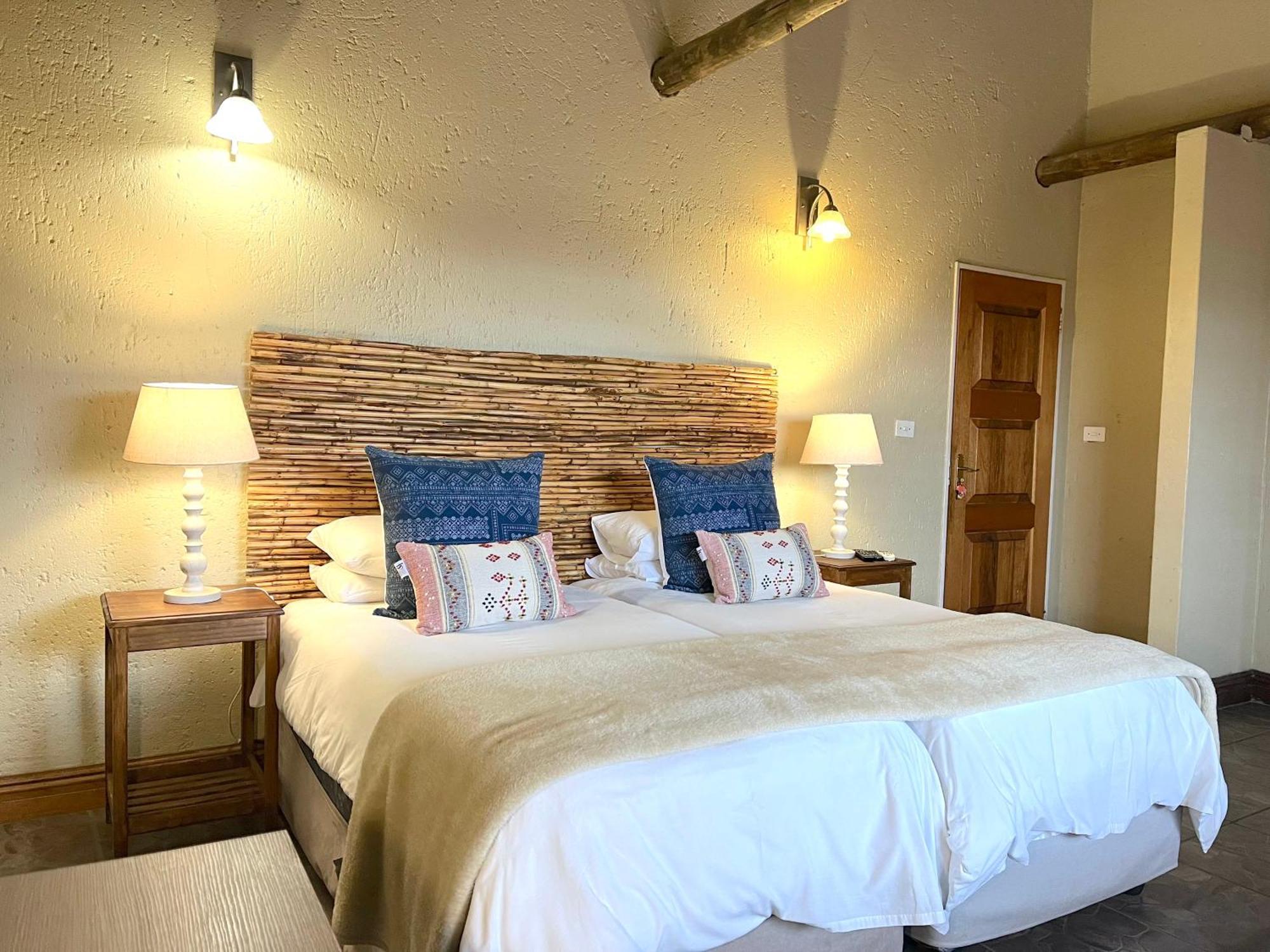 Safari Club Guest Lodge Or Tambo International Airport Кемптън Парк Екстериор снимка